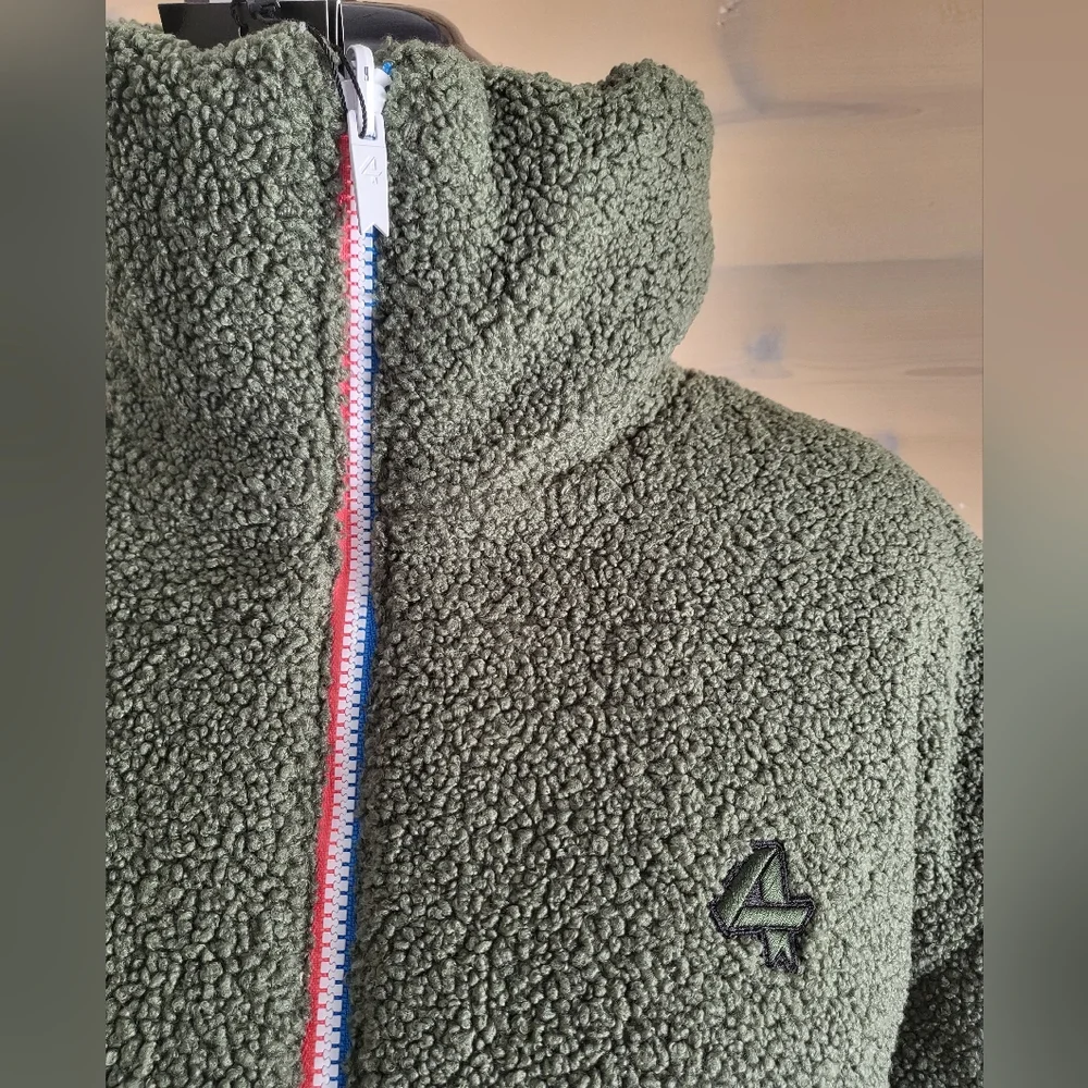 NWT FourLaps Polar Quilted Sherpa Jacket Reversible Unisex Medium Thyme/White - Picture 10 of 15